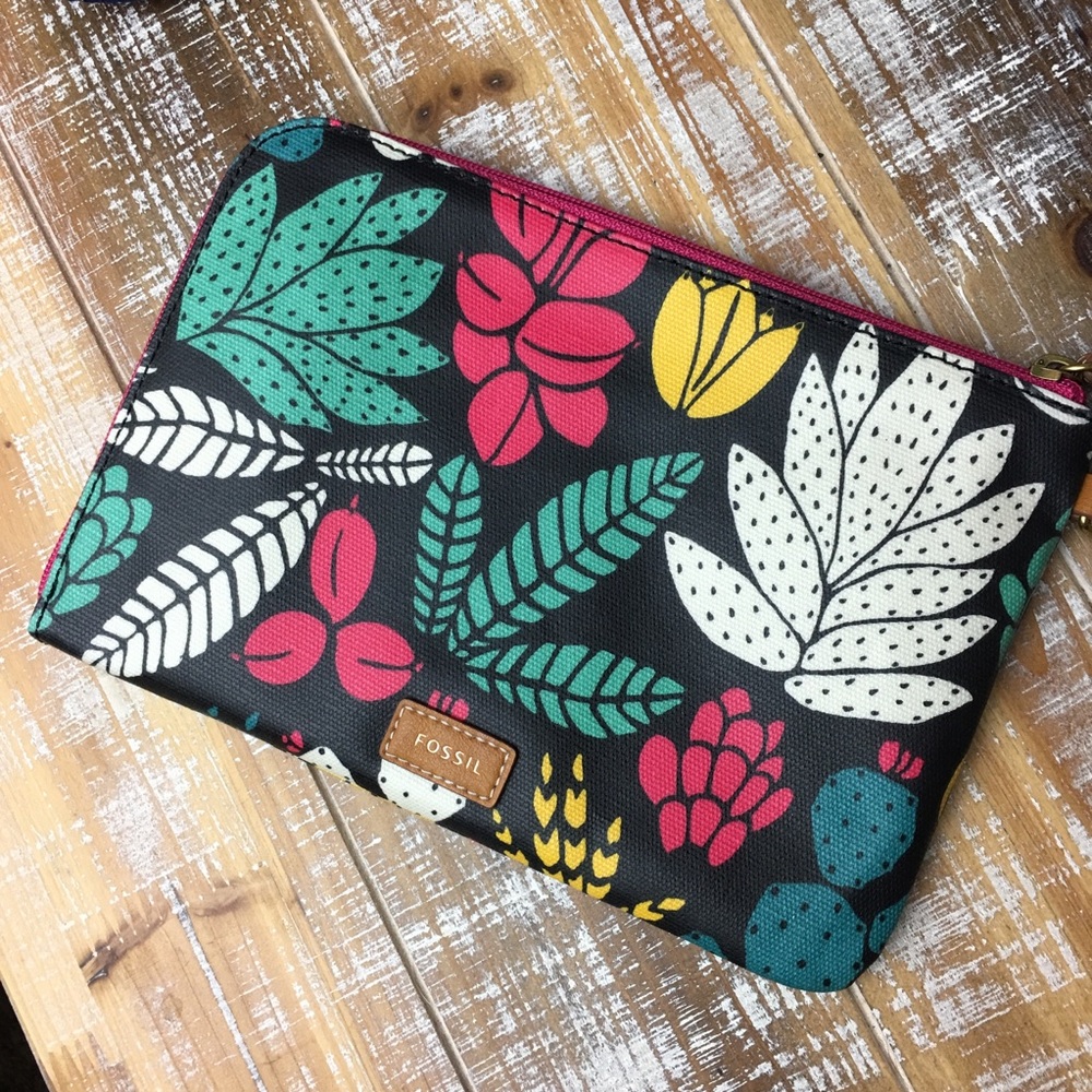 Fossil Zip Wristlet Clutch NWT!